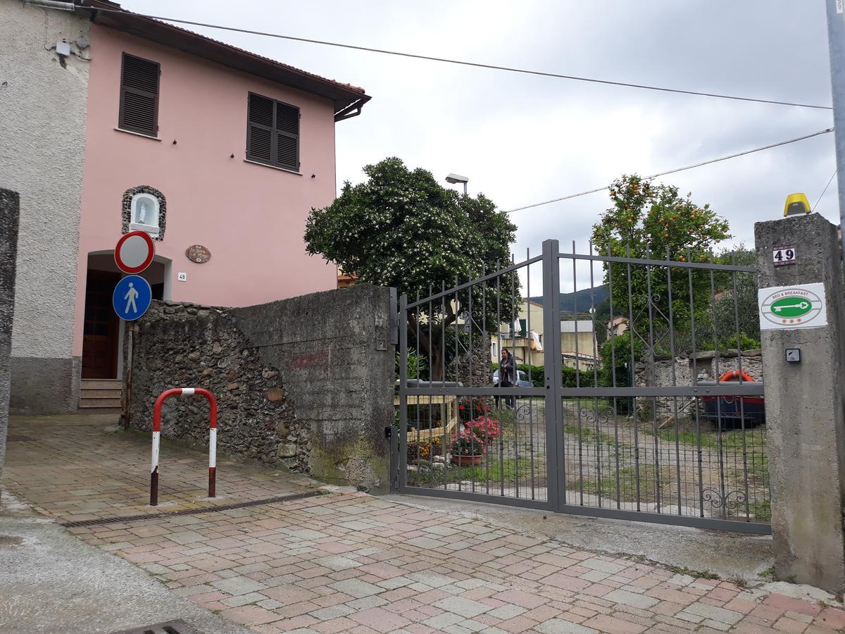 La Terra Di Mingo Bed & Breakfast Vado Ligure Exterior photo